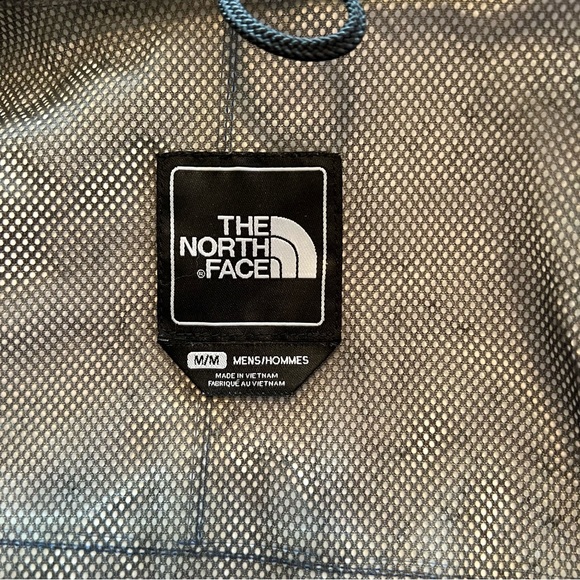 AUTHENTIC The North Face HyVent Waterproof Shell Jacket Size Medium GUC - Picture 2 of 12